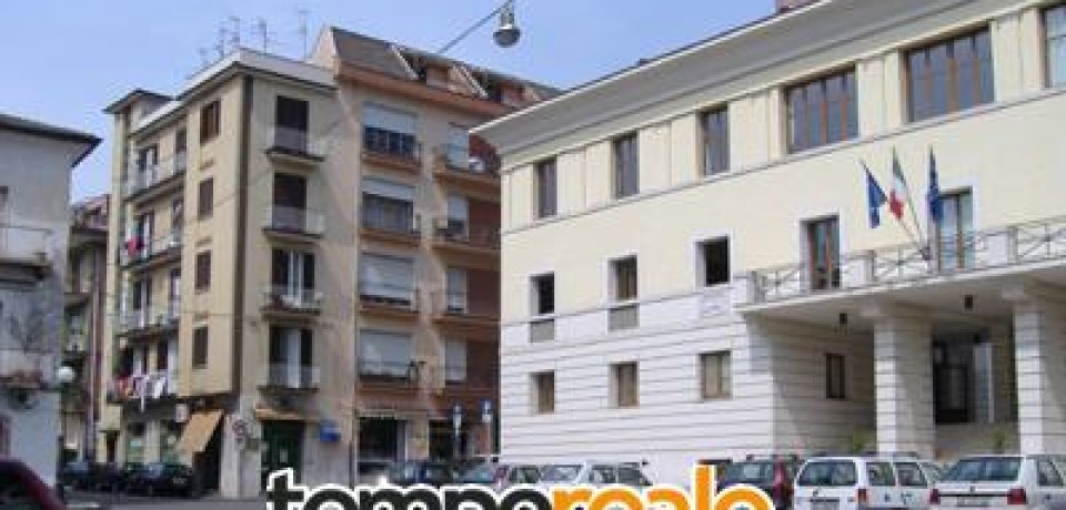 Itri / La rivolta delle mamme del Rodari: “I nostri figli sfrattati, si usino i moduli della protezione civile per evitare i doppi turni