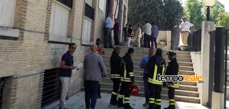 Cassino / Bomba al Tribunale di Cassino, evacuato il palazzo: ma è un falso allarme
