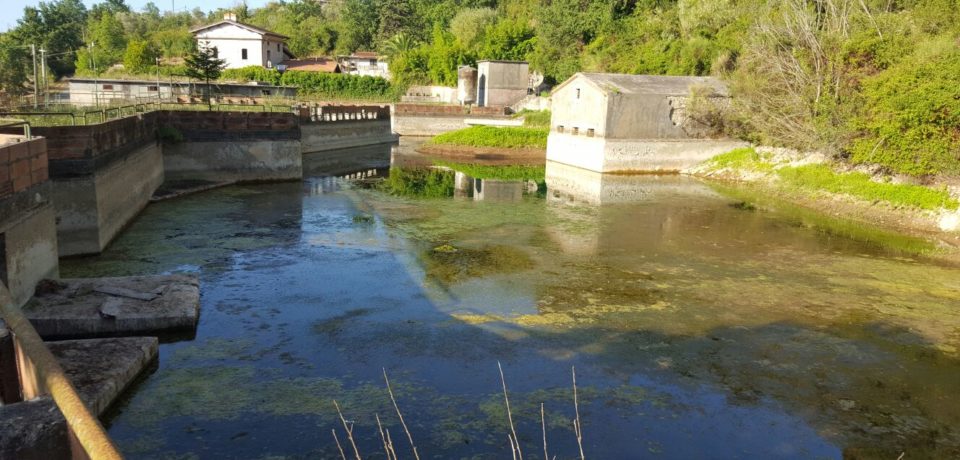 Emergenza idrica, continuano i blocchi alla centrale di Capodacqua: a secco 5 Comuni