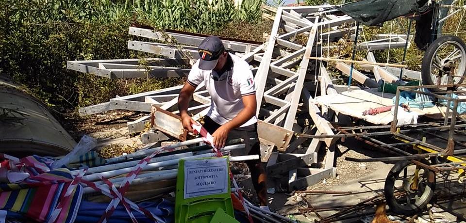 Minturno / Occupazione della spiaggia abusiva, multe per 30.000 euro