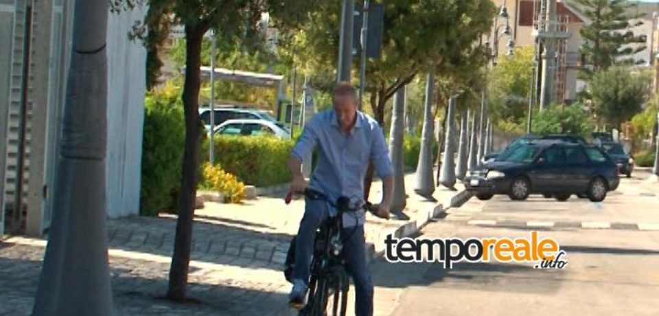 Sperlonga / Armando Cusani in bicicletta, primo giorno di libertà