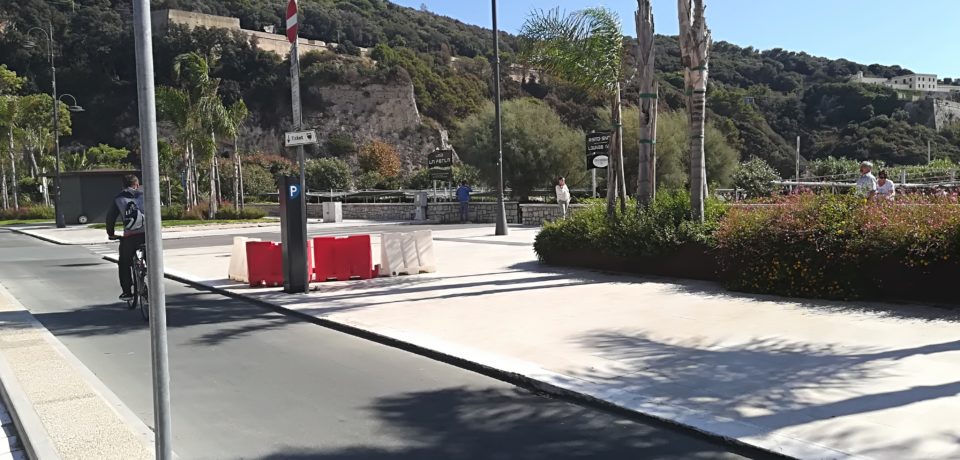 Gaeta / Muore a 61 anni durante una nuotata, la spiaggia di Serapo in lutto