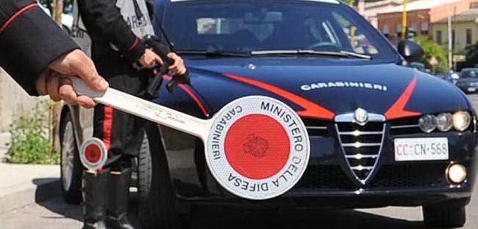 Minturno / Bastona l’altro conducente dopo un incidente stradale, denunciato