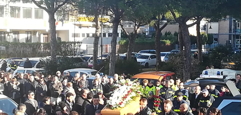 Gaeta / Commozione ai funerali di Daniele. “La Fenice” si stringe attorno alla famiglia