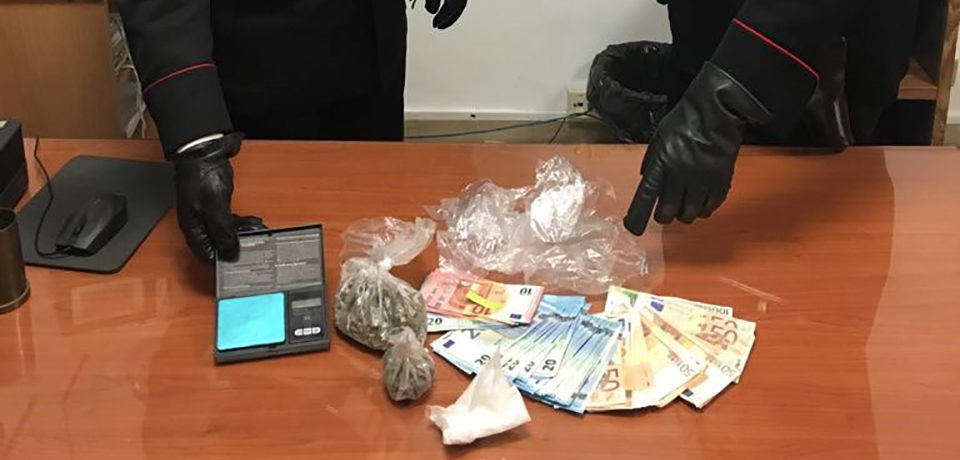 Scauri / Beccato con la cocaina per spacciare, arrestato 51enne