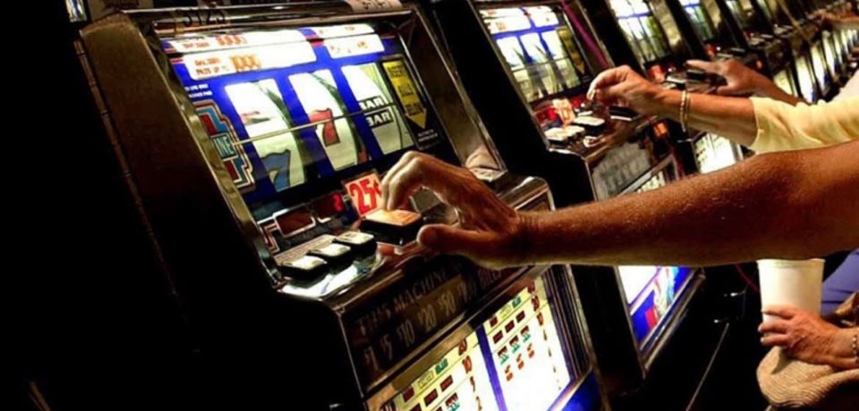 Santi Cosma e Damiano / Apertura di una nuova sala slot, l’opposizione chiede chiarimenti