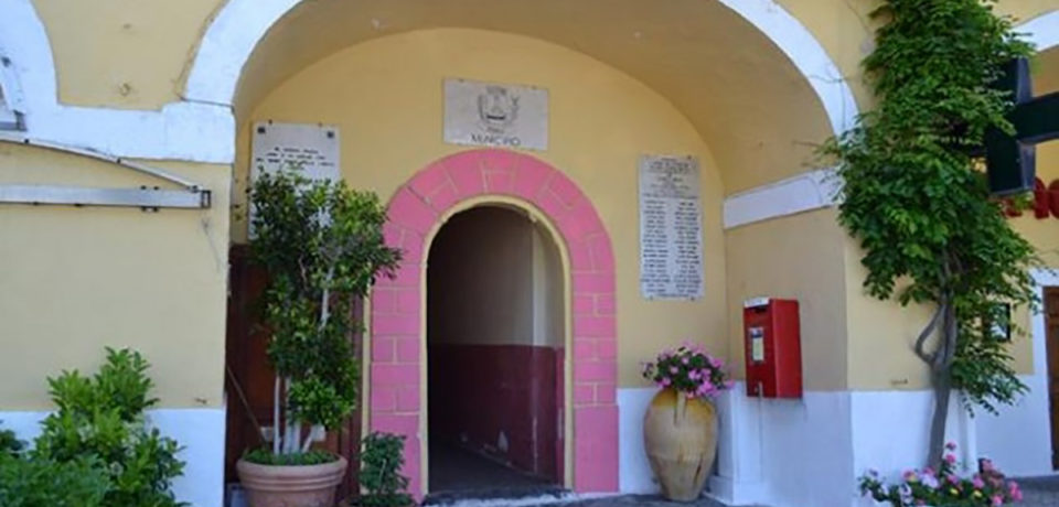 Ponza / Piano Anticorruzione, replica dell’amministrazione a Vigorelli: “Mossa da disperato”