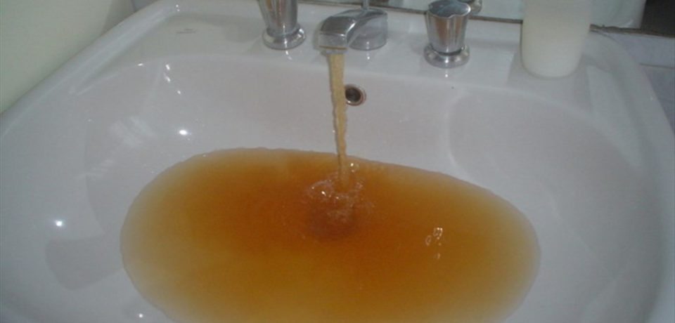 Ventotene / Acqua sporca dai rubinetti, scatta l’esposto in Procura (video)