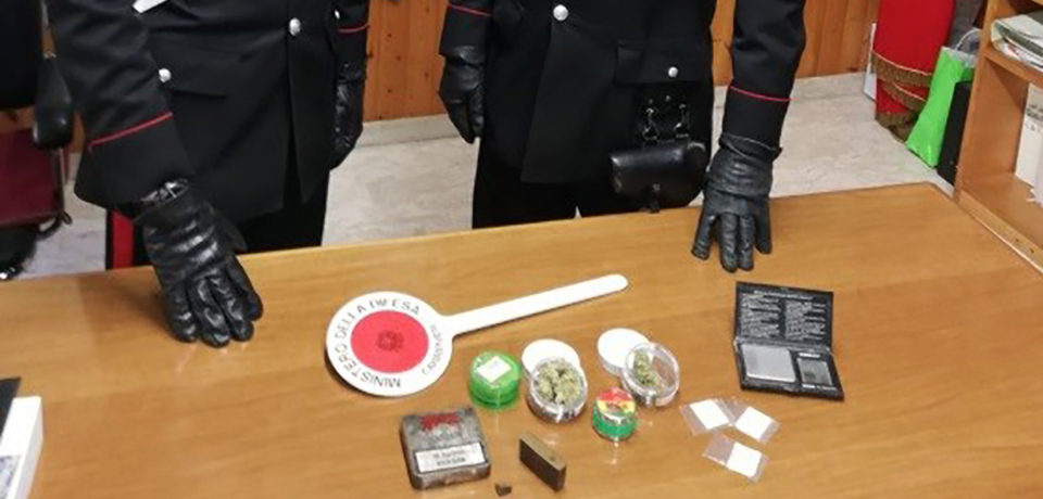 Fondi / Hashish e marijuana: arrestato 19enne per spaccio