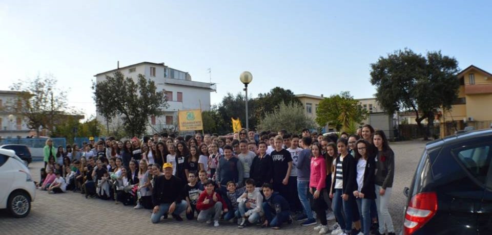Minturno / Operazione scuole pulite: studenti al lavoro con Legambiente