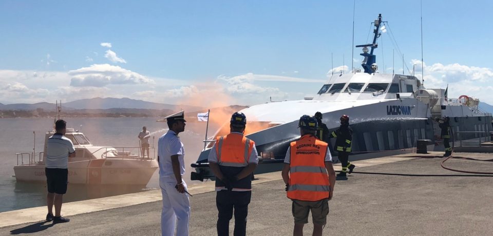 Formia / Incendio su aliscafo “Laura”, ma è un’esercitazione della Guardia Costiera