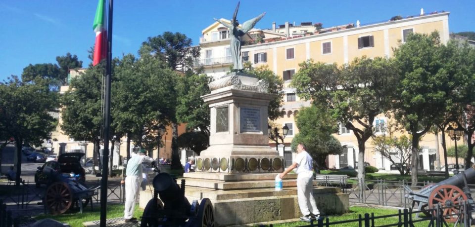 Gaeta / Monumento caduti Villa Traniello, restyling degli Alpini