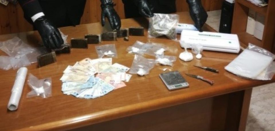 Fondi / Beccato con quasi un chilo di droga, 25enne arrestato per spaccio