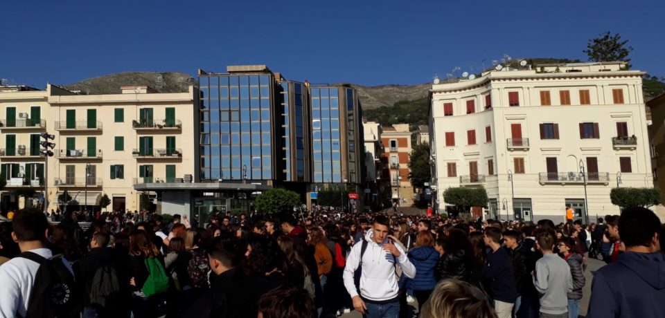 Formia / Giornata Internazionale degli Studenti: oltre mille giovani in corteo