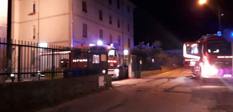 Scauri / Paura nella notte di Natale: fiamme in un appartamento