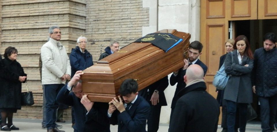 Formia / Funerali ex sindaco Matteis, Di Rocco attacca la Villa: “Doveva dichiarare lutto cittadino”
