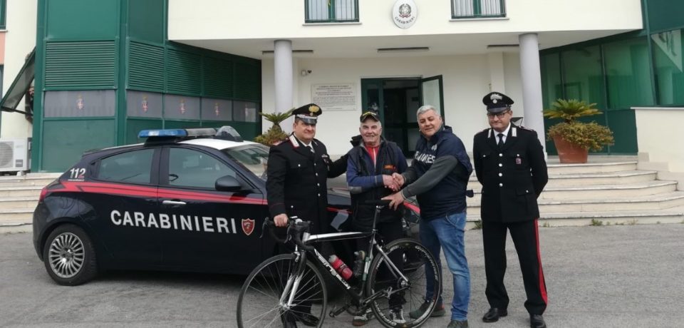 Terracina / I carabinieri recuperano due bici rubate e le restituiscono a un collezionista