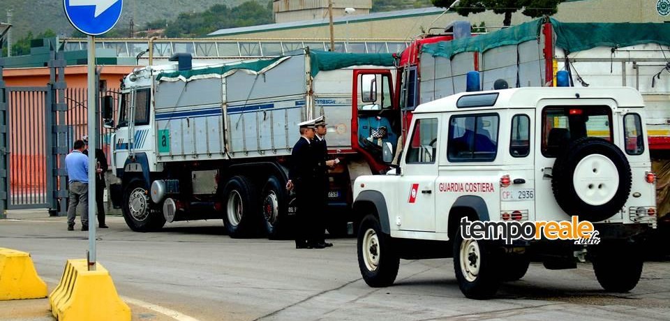 Controlli della Capitaneria di porto di Gaeta: elevata sanzione per resti di solfato di sodio