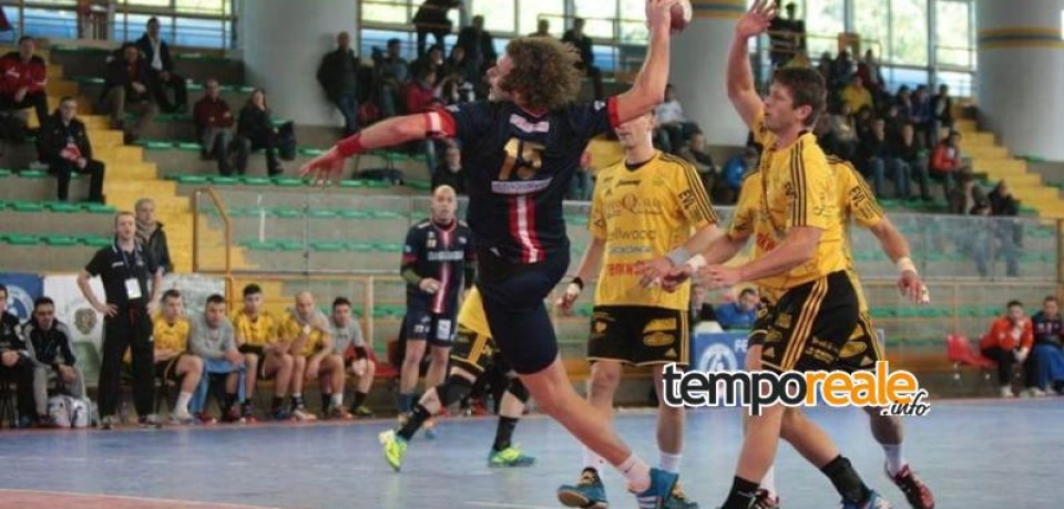 Pallamano, la squadra Hc Fondi in trasferta ad Ancona per i play off scudetto