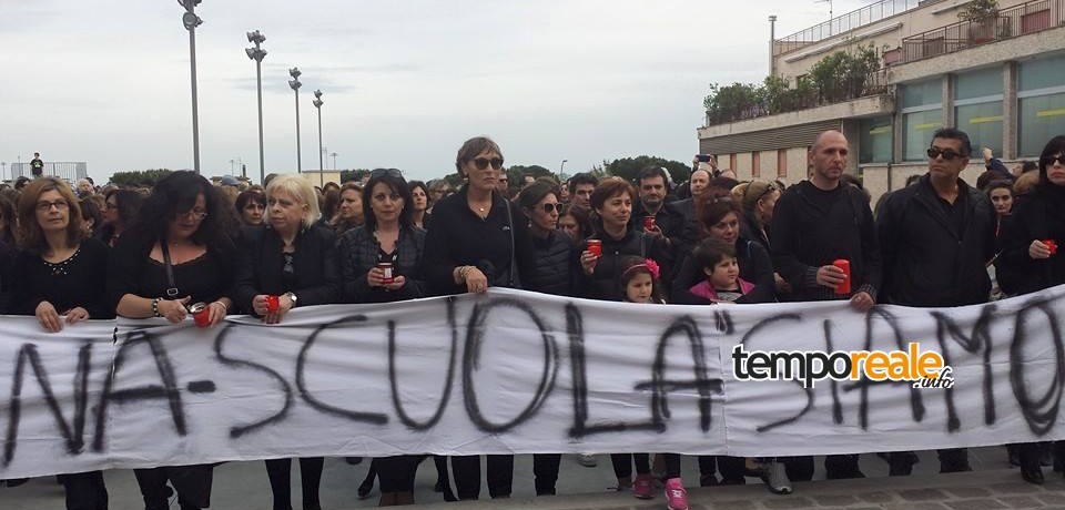 Formia / Piazza Aldo Moro piena per dire no al Ddl “La Buona Scuola”