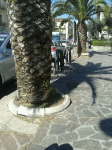 via appai scauri marciapiedi sconnessi (3)