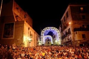 minturno musica estate piazza piena