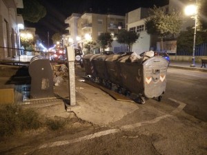 cassonetti in via italo balbo scauri (4)