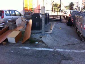 cassonetti in via italo balbo scauri 8