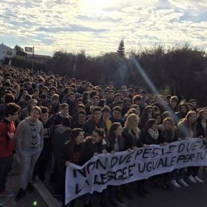 protesta liceo alberti minturno (20)