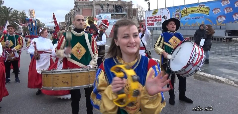 Gaeta / Lo Sciuscio arriva fino al Carnevale di Viareggio con “Enrico e gli altri”