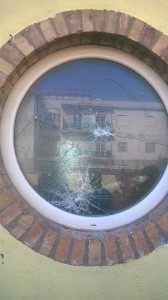 arena mallozzi vandalizzata 1