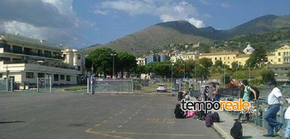 Formia / Trasporto pubblico, la Confconsumatori segnala il capolinea bus senza pensiline e sedute