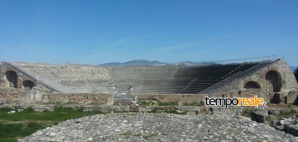 Minturnae, gli alunni del liceo scientifico “L.B.Alberti” in scena con “La barca di Platone”