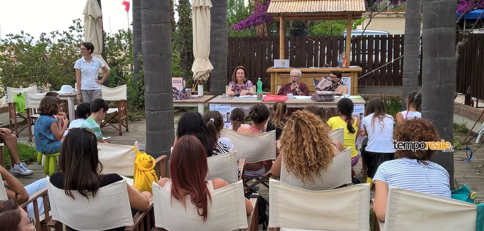Sperlonga / Libridamare, per il terzo appuntamento “Agente Sharp – Missione Parigi” di Alessandro Cini