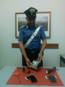 sequestro-carabinieri-gaeta