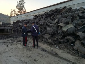 sequestro-discarica-pneumatici-ss-cosma-e-damiano