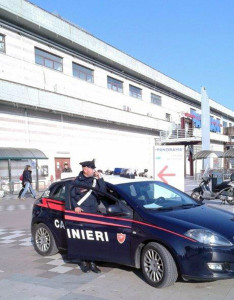carabinieri centro commerciale itaca