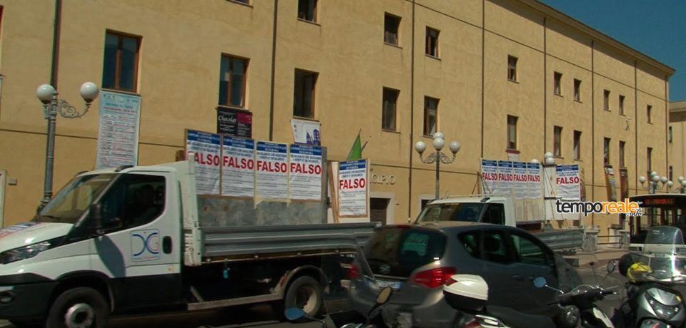 Formia / La giunta non approva il collaudo del multipiano, la protesta di Di Cesare