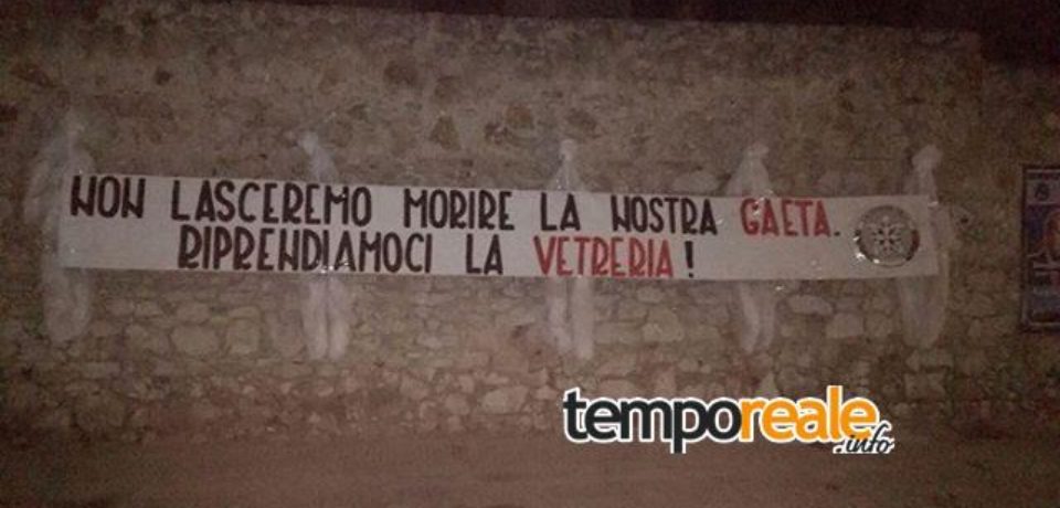 Gaeta / Riprendiamoci la Vetreria! Casapound riempie Serapo di manichini impiccati