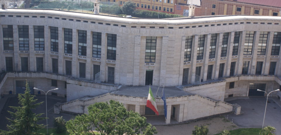 Latina / Truffa aggravata, sospesi 3 dipendenti del provveditorato agli studi