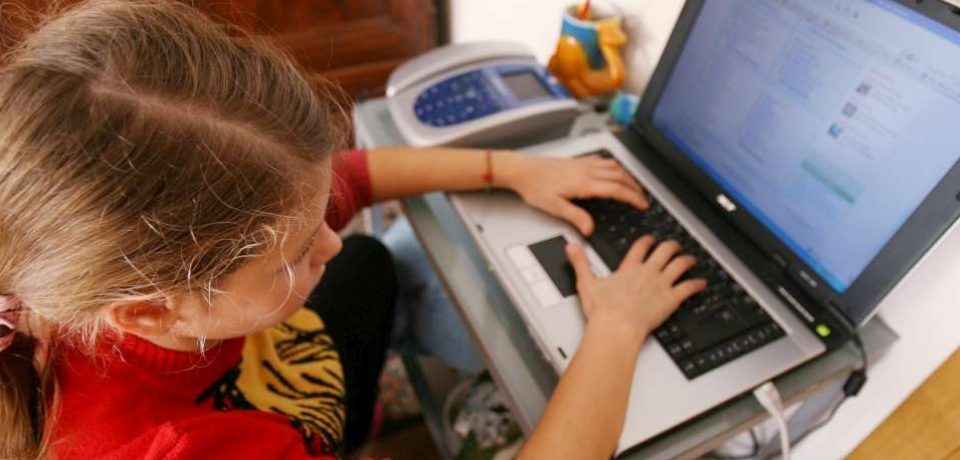 Scauri / Incontro su “Internet: uso consapevole tra rischi e opportunità”