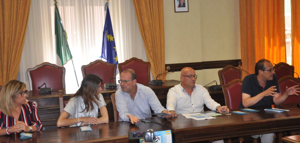 Gaeta / Ascom Confcommercio presenta il bus navetta per le spiagge (video)