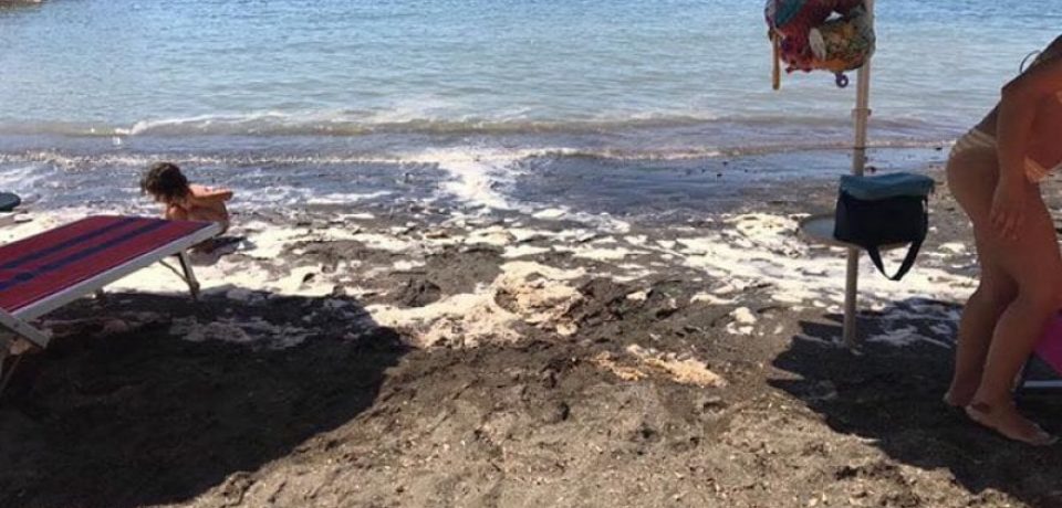 Ventotene / Caso acqua torbida dopo la pulizia a Cala Nave, arrivano i tecnici dell’Arpa