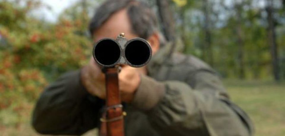 Formia / Mette in fuga i ladri sparando col fucile: è il terzo furto a Trivio