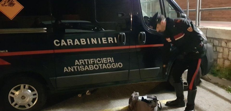 Latina Scalo / Scatta il piano antiterrorismo per una borsa sospetta sul treno regionale