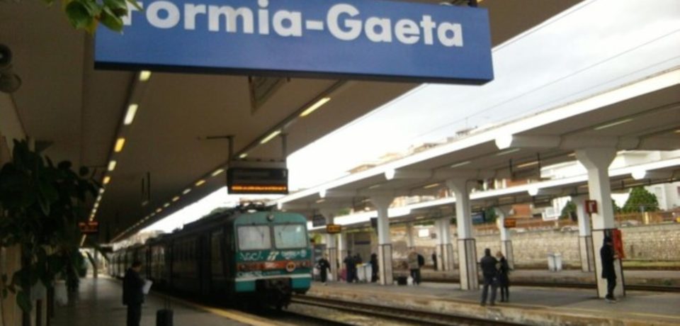 Formia / Furto di uno smartphone, arrestati tre minorenni dalla Polfer