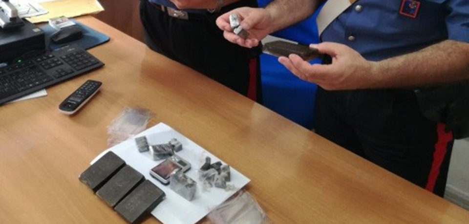 Minturno / Beccato con hashish in casa: arrestato 20enne per spaccio
