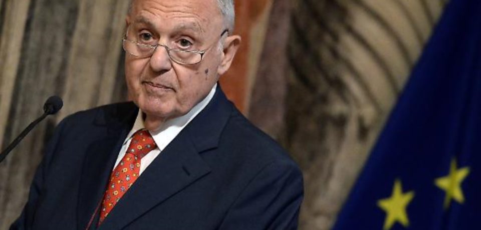 Ministro Paolo Savona indagato per usura bancaria: la relazione tecnica scritta a Formia