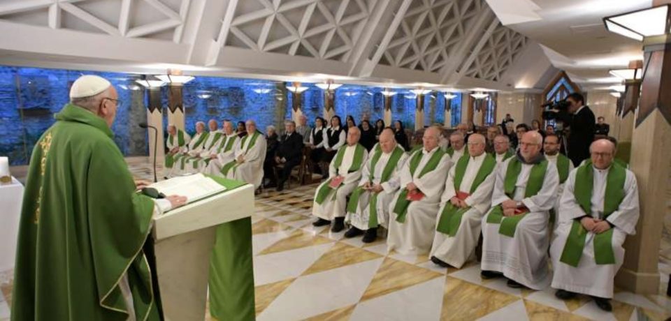 Formia / Don Vincenzo Macera celebra messa in Vaticano al fianco di Papa Francesco