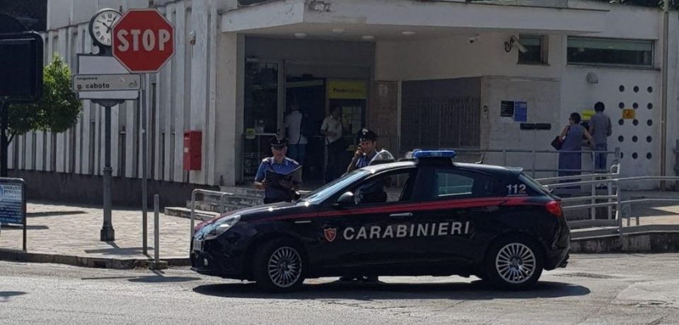 Gaeta / Rapina all’ufficio postale con fuga in ambulanza, arrestato 45enne di Santi Cosma e Damiano